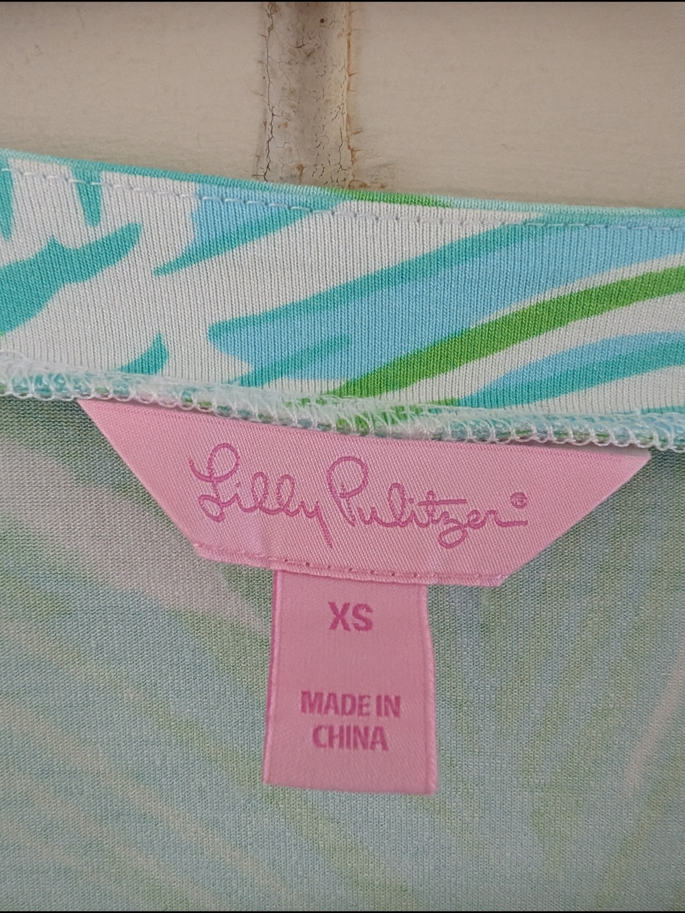 Lilly Pulitzer XS Karlie Wrap Romper Green & Aqua Tropical Frond Print - Picture 2 of 7